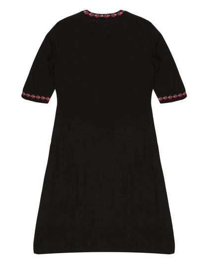 Youngly Round Collar Embroidery Kurti